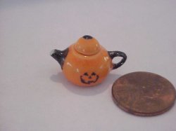 Porcelain Halloween teapot 7