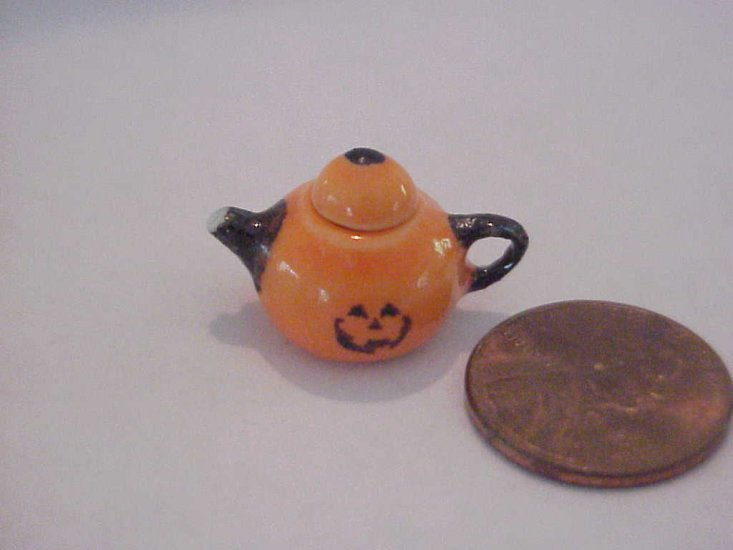 Porcelain Halloween teapot 7 - Click Image to Close