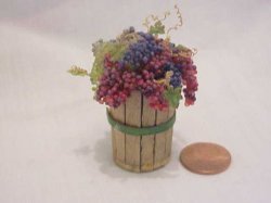 Grape bushel basket small 1 1/2 x2" 6