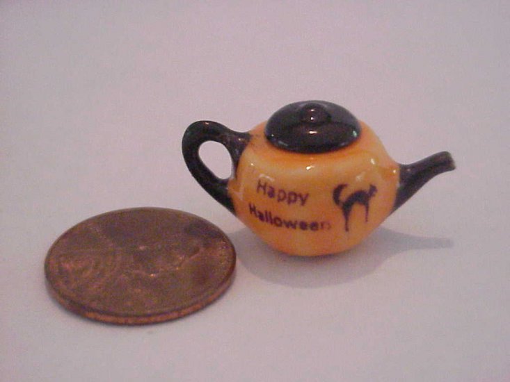 Porcelain Halloween teapot 4 - Click Image to Close