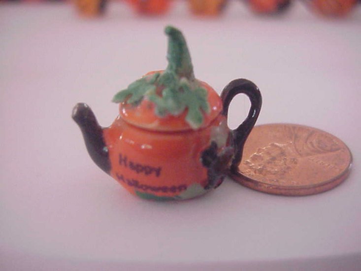 Porcelain Halloween teapot x - Click Image to Close