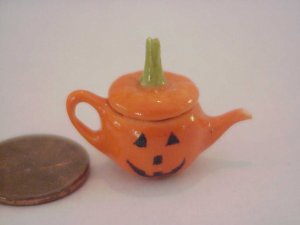 Porcelain Halloween teapot 3
