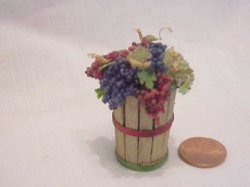 Grape bushel basket small 1 1/2 x2" 7