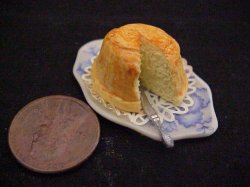 Jenny Lunn sliced bread on Porcelain