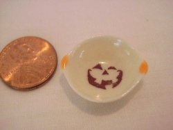 Halloween bowl porcelain with face or cat inside 67
